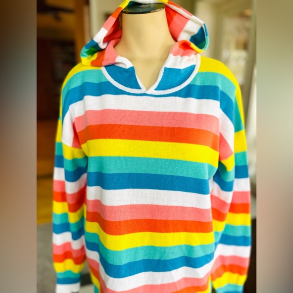 MULTI COLORED SMALL LIGHTWEIGHT HOODED SWEATER—LIKE NEW-PERFECT-OVER SIZED LOOK - Picture 3 of 13